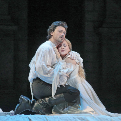 Diana Damrau as Juliette and Vittorio Grigolo as Roméo in Gounod's Roméo et Juliette. Photo by Ken Howard/Metropolitan Opera.