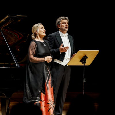 Diana Damrau, Jonas Kaufmann and Helmut Deutsch at the Philharmonie Essen. Photo: Sven Lorenz / Philharmonie Essen